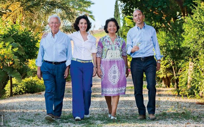 🍇 Príbeh Donnafugata začína tam, kde sa stretá sicílske slnko, vietor, rodina, vinice a jedinečná vášeň pre víno. Už od...